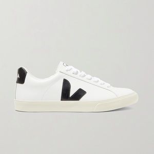 NWT Veja Esplar leather sneakers